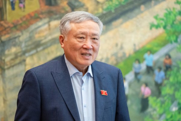 Việt Nam đặt cược vào hai thành phố cho một trung tâm tài chính quốc tế