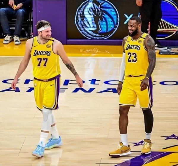 Hãy chia tay, giao dịch James của Lakers chỉ là một tin đồn,