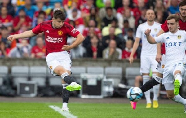 Chính thức: Manchester United đã cho mượn tiền vệ 20 tuổi Da